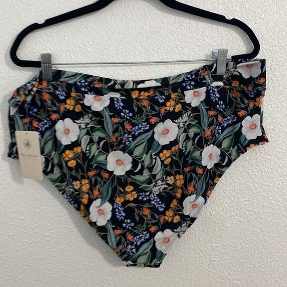 NWT- Body Glove- Two piece swimsuit-Drew top, Woodstock bottoms- Size 3X - Picture 12 of 16